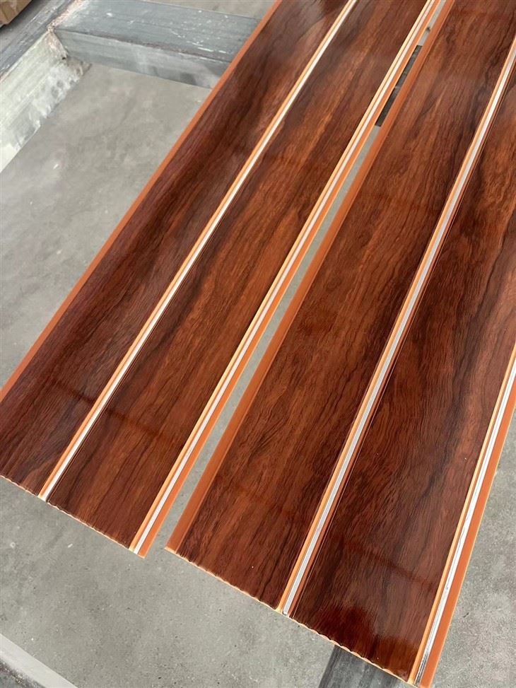 PVC dřevěný stropní panel