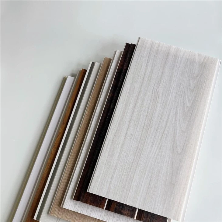 PVC stropní panel venku